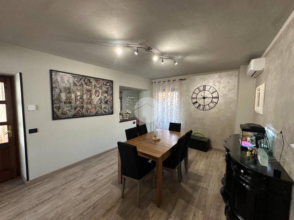 appartamento in vendita a Corte Franca in zona Colombaro