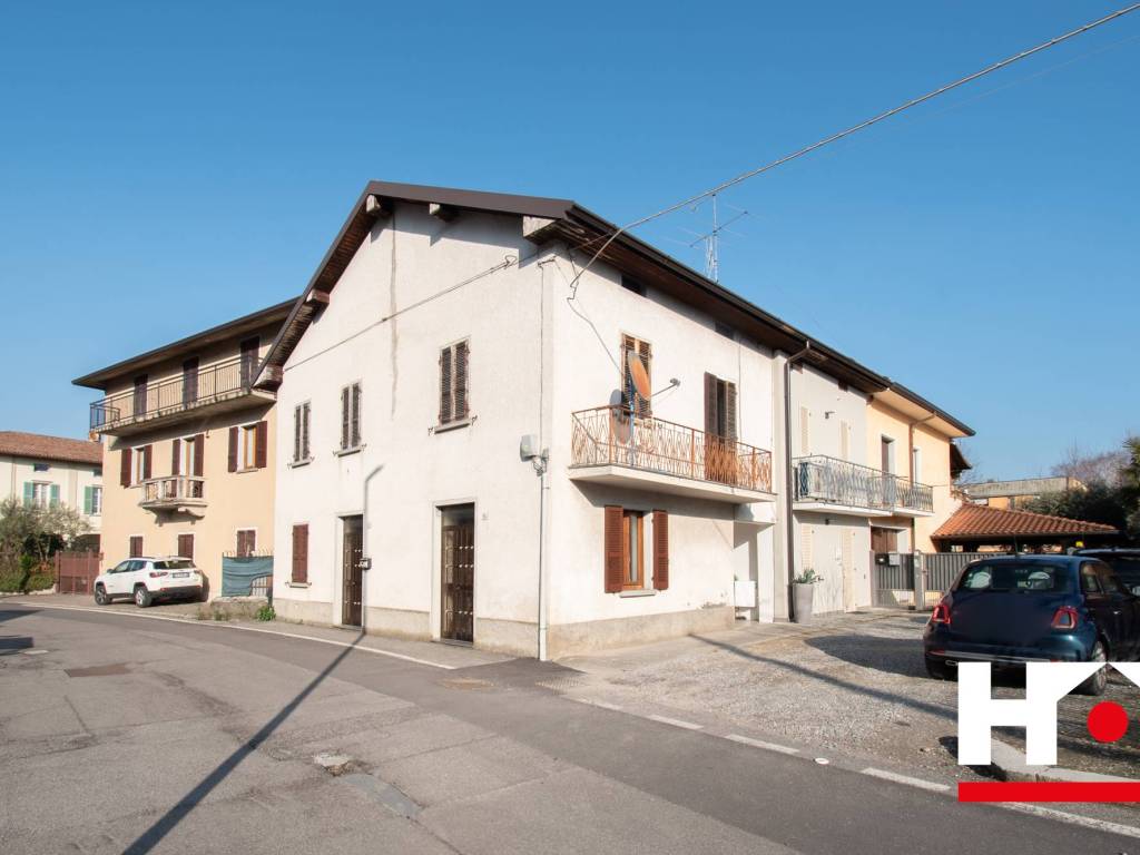 casa indipendente in vendita a Corte Franca in zona Colombaro