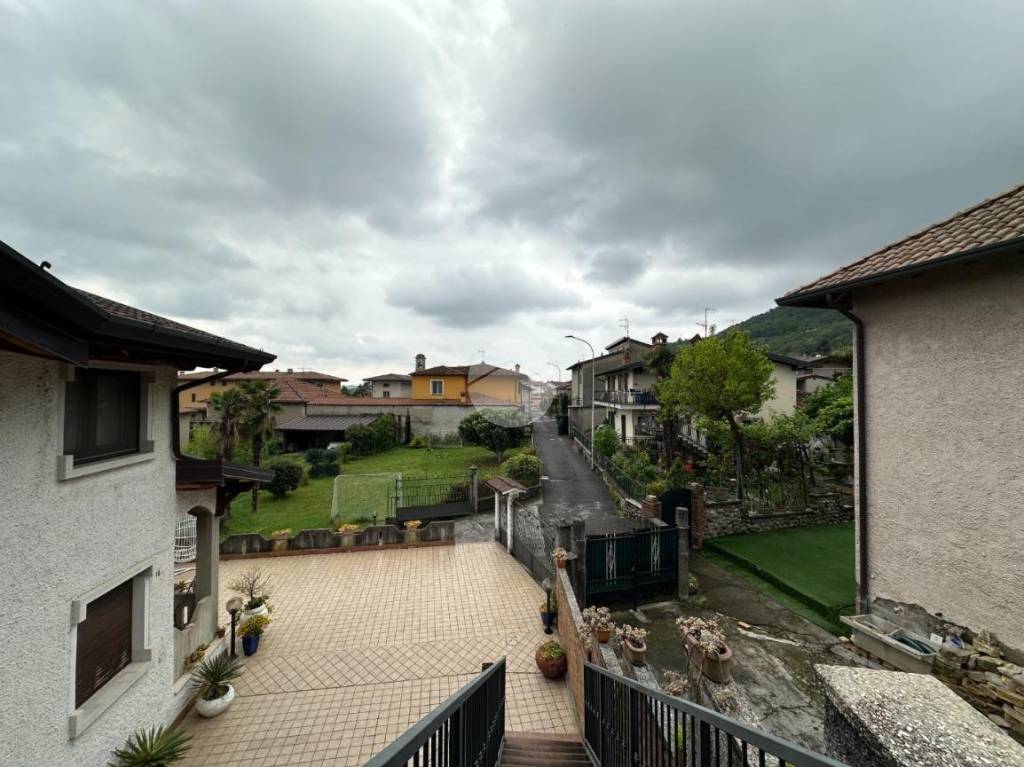 appartamento in vendita a Corte Franca in zona Colombaro