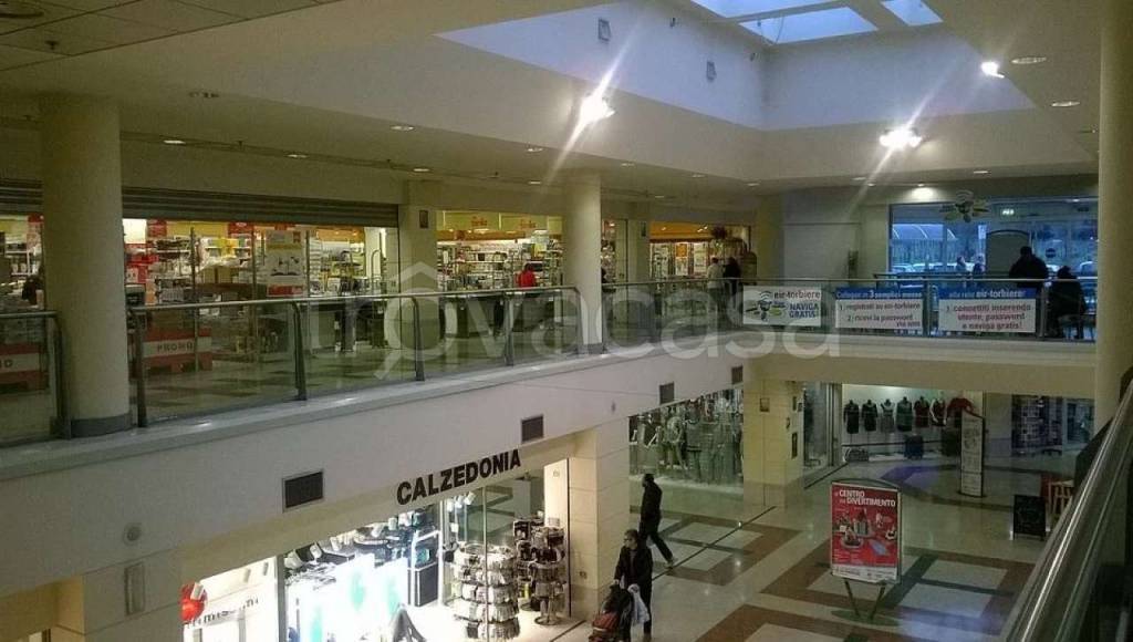 negozio in vendita a Corte Franca in zona Timoline