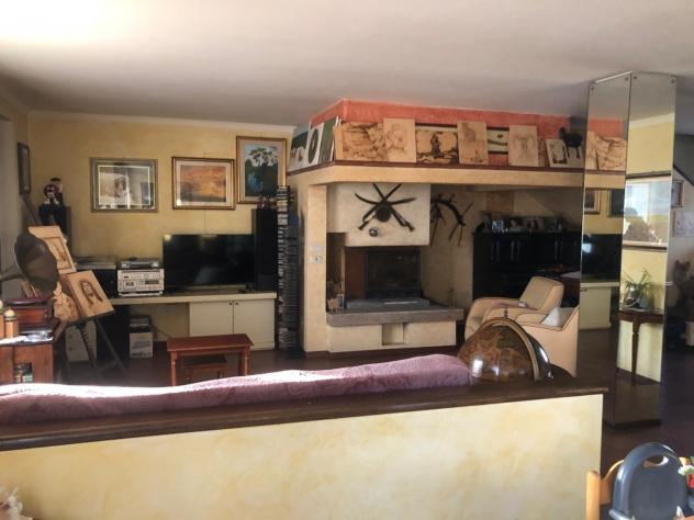 casa indipendente in vendita a Corte Franca in zona Colombaro