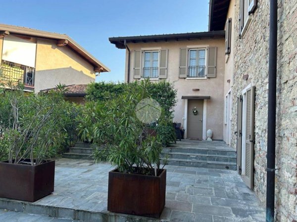 appartamento in vendita a Corte Franca in zona Colombaro