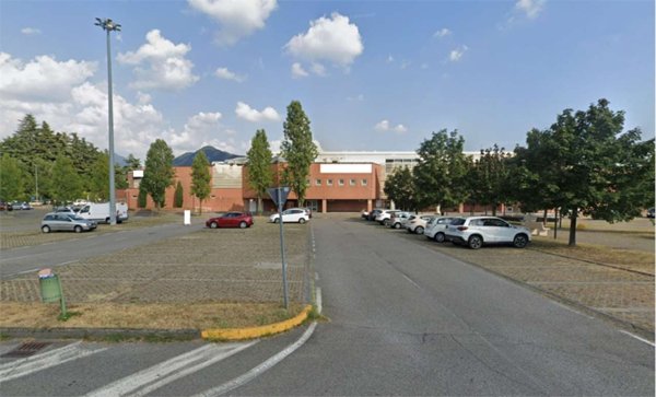 negozio in vendita a Corte Franca