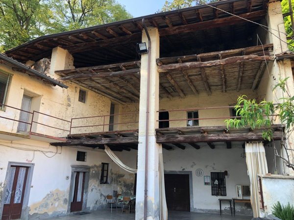 casa indipendente in vendita a Corte Franca