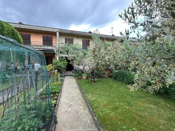 casa indipendente in vendita a Corte Franca in zona Colombaro