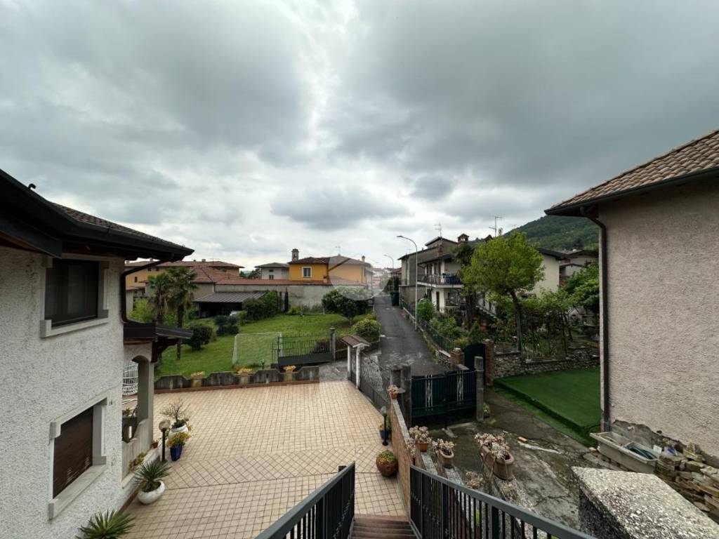 appartamento in vendita a Corte Franca in zona Colombaro