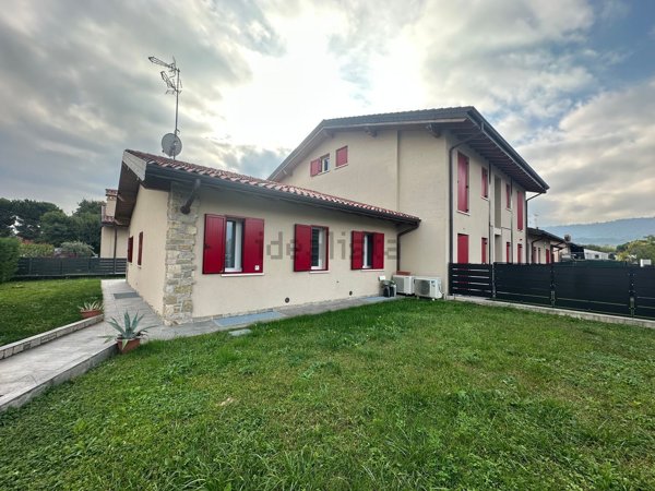 casa indipendente in vendita a Corte Franca