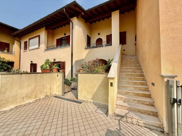appartamento in vendita a Corte Franca in zona Timoline