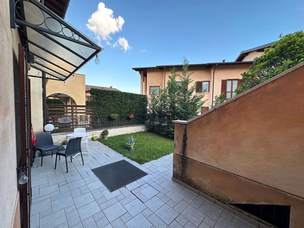 appartamento in vendita a Corte Franca in zona Colombaro