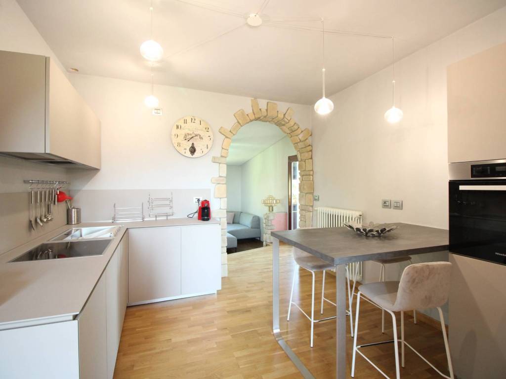 appartamento in vendita a Corte Franca in zona Colombaro