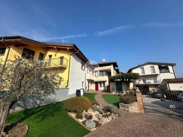 casa indipendente in vendita a Corte Franca in zona Colombaro