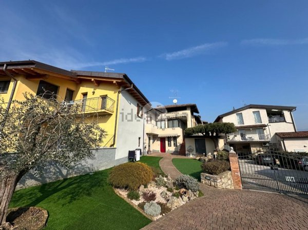 appartamento in vendita a Corte Franca in zona Colombaro