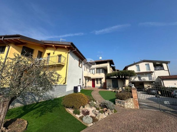 casa indipendente in vendita a Corte Franca in zona Colombaro