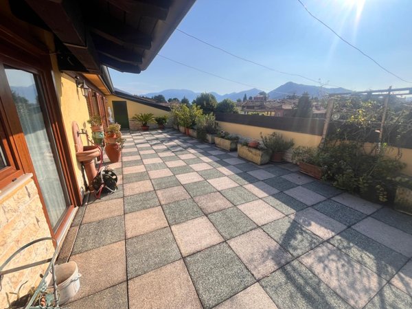appartamento in vendita a Corte Franca in zona Timoline