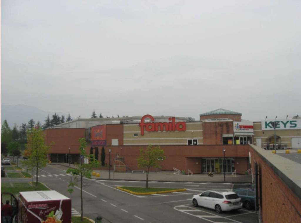 negozio in vendita a Corte Franca in zona Timoline