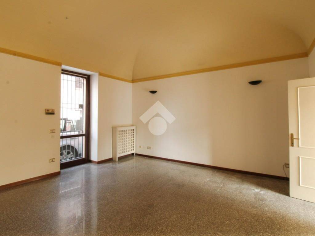 negozio in vendita a Corte Franca in zona Timoline