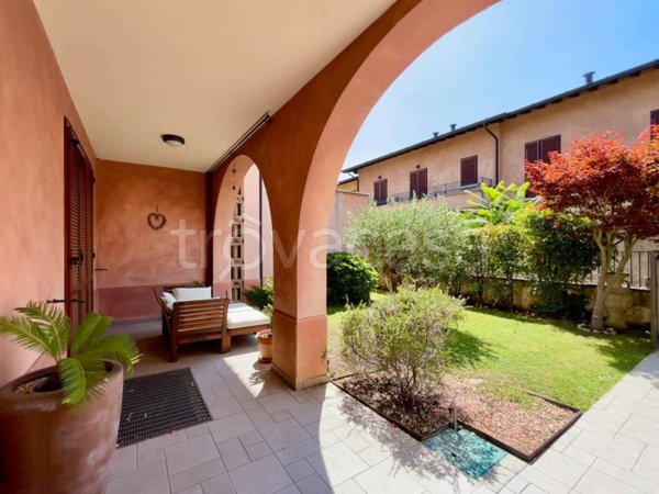 casa indipendente in vendita a Corte Franca
