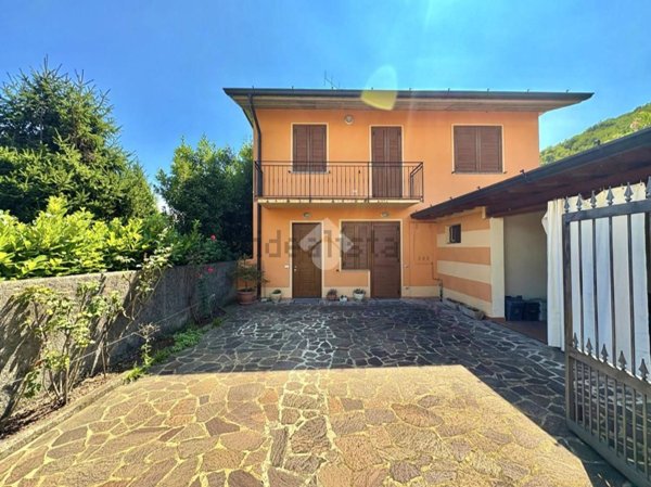 casa indipendente in vendita a Corte Franca