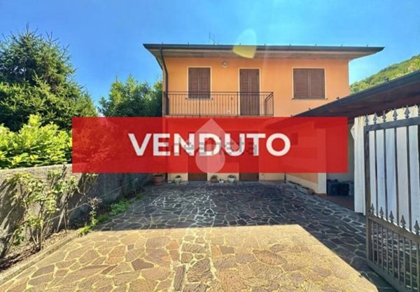 casa indipendente in vendita a Corte Franca