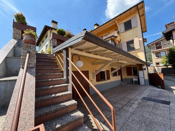 casa indipendente in vendita a Corte Franca in zona Timoline