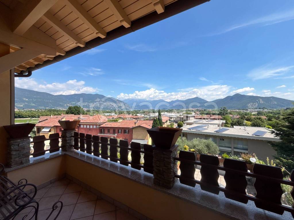 casa indipendente in vendita a Corte Franca