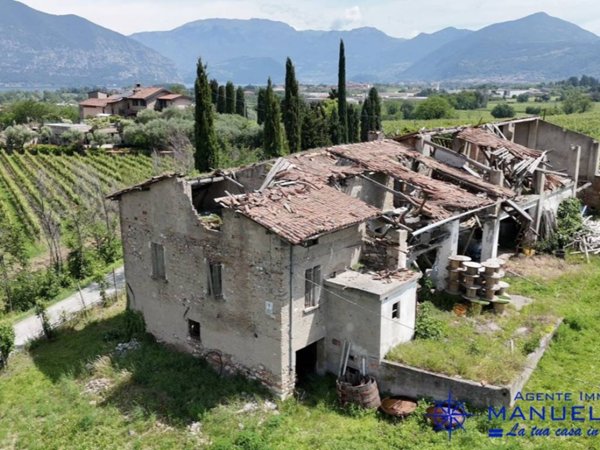 casa indipendente in vendita a Corte Franca