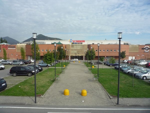 negozio in vendita a Corte Franca