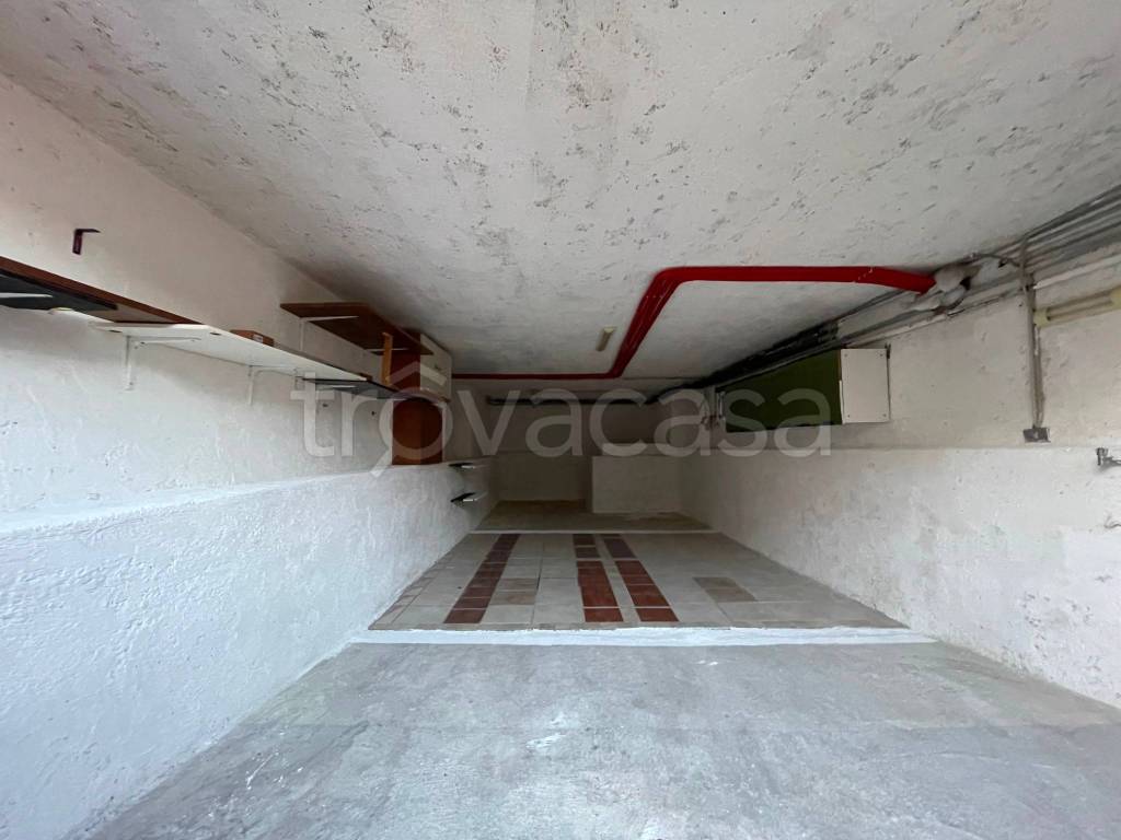 locale di sgombero in vendita a Corte Franca