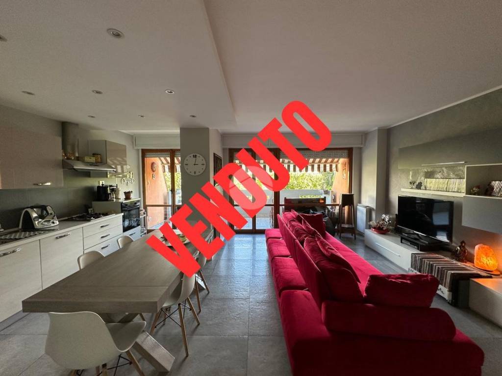 appartamento in vendita a Corte Franca in zona Colombaro