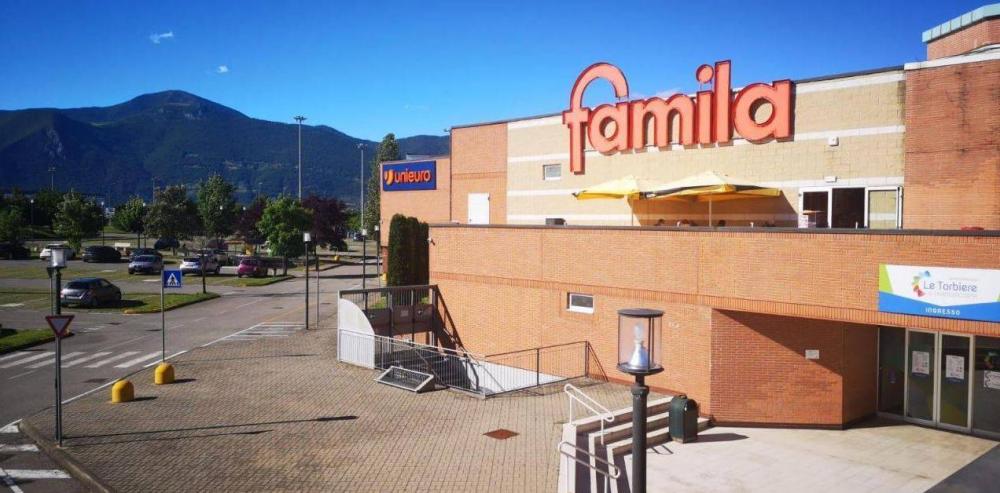 negozio in vendita a Corte Franca in zona Nigoline Bonomelli