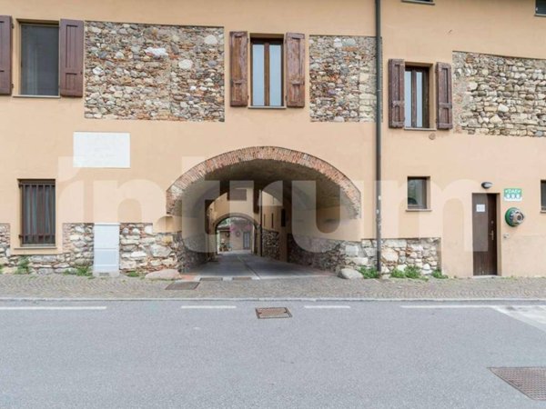 appartamento in vendita a Corte Franca in zona Timoline