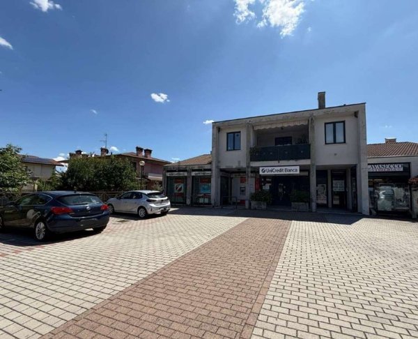 locale commerciale in vendita a Corte Franca