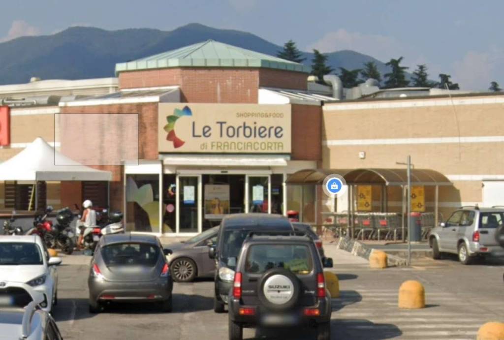 negozio in vendita a Corte Franca in zona Timoline
