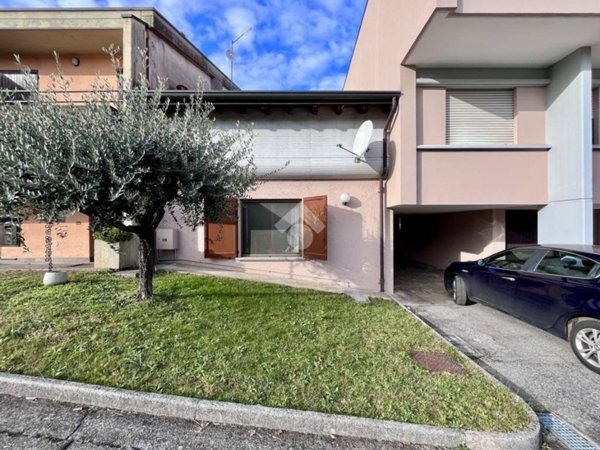 appartamento in vendita a Corte Franca in zona Colombaro