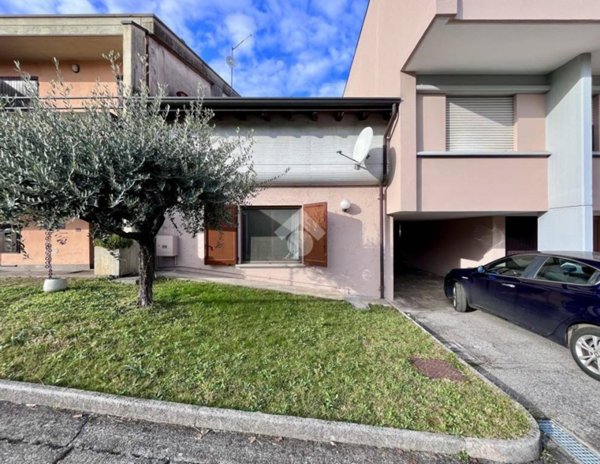 appartamento in vendita a Corte Franca in zona Colombaro