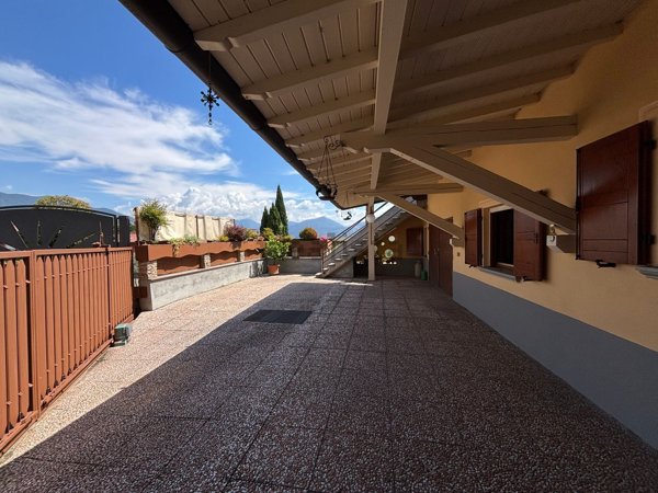 casa semindipendente in vendita a Corte Franca