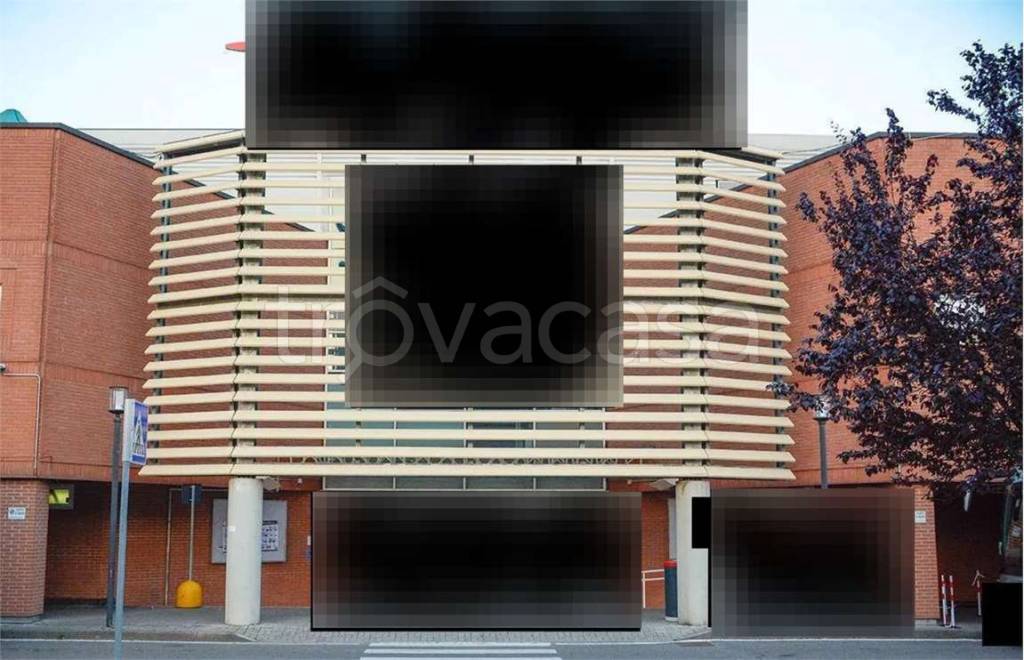 negozio in vendita a Corte Franca