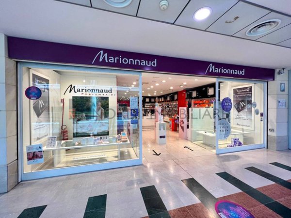 negozio in vendita a Corte Franca