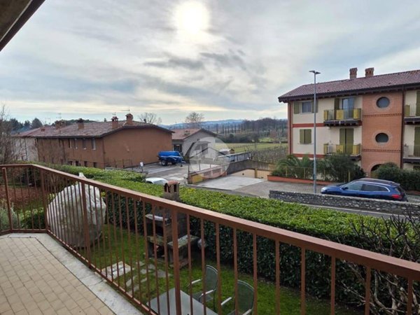 appartamento in vendita a Corte Franca in zona Colombaro