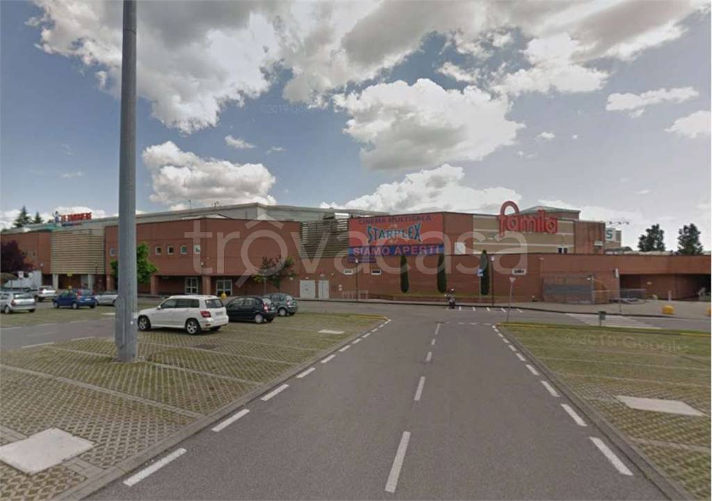 negozio in vendita a Corte Franca