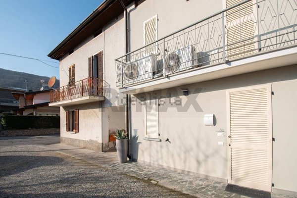 appartamento in vendita a Corte Franca in zona Colombaro