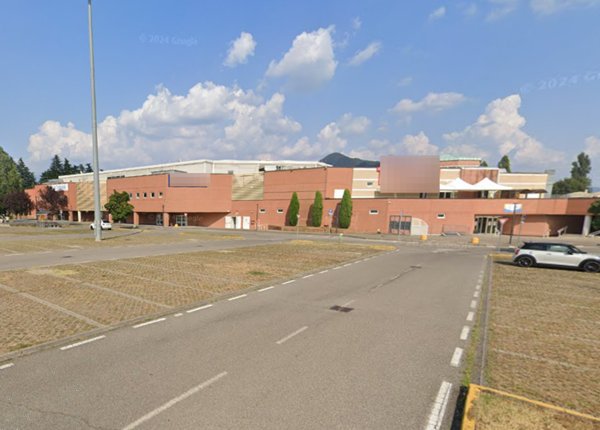 negozio in vendita a Corte Franca in zona Timoline