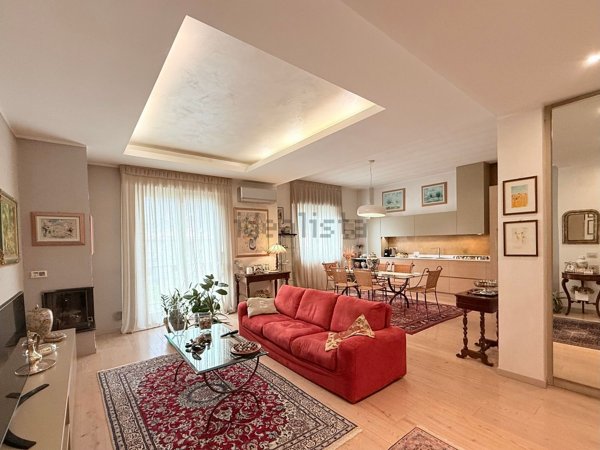 appartamento in vendita a Corte Franca in zona Colombaro