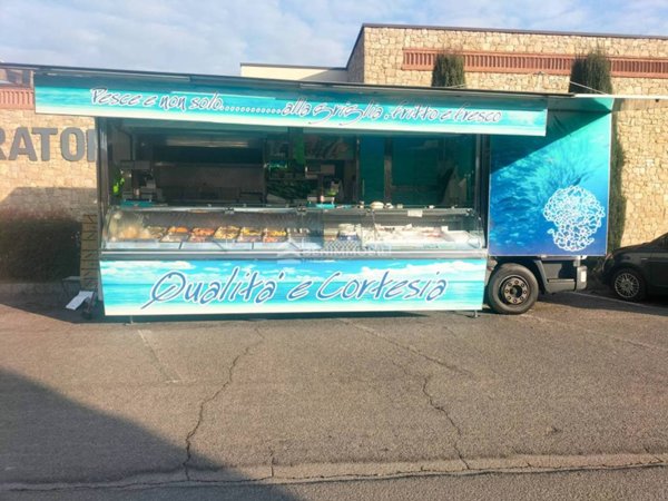 negozio in vendita a Corte Franca