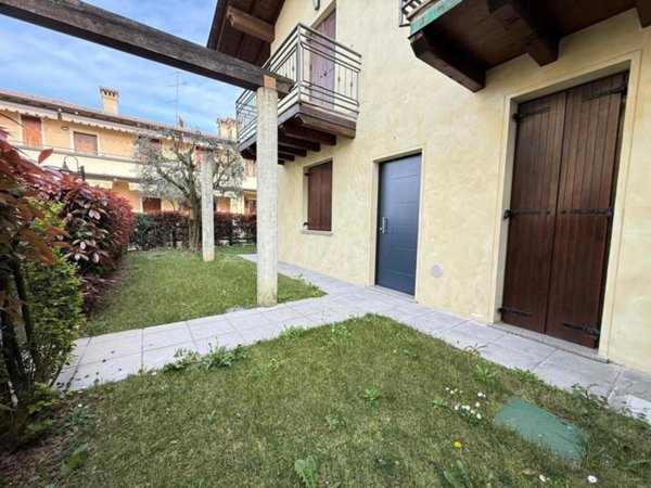 appartamento in vendita a Corte Franca in zona Timoline