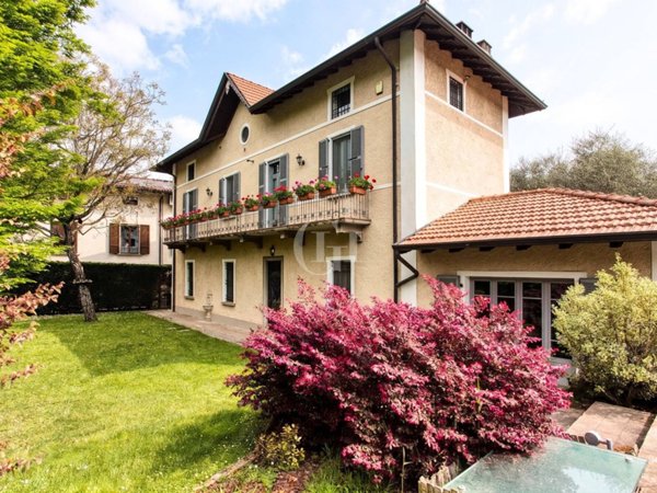 casa indipendente in vendita a Corte Franca