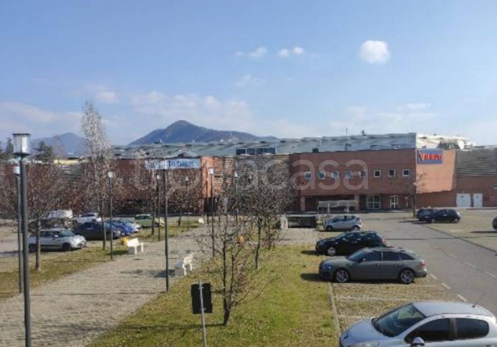negozio in vendita a Corte Franca
