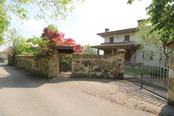 casa indipendente in vendita a Corte Franca