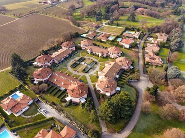 casa indipendente in vendita a Corte Franca in zona Nigoline Bonomelli