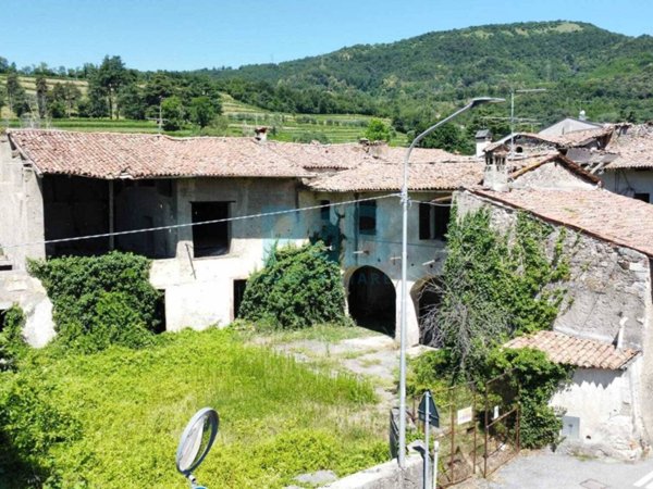 casa indipendente in vendita a Corte Franca in zona Nigoline Bonomelli